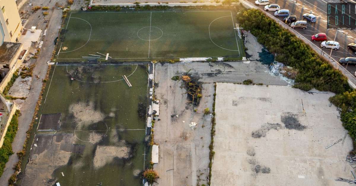 Bari, quello storico centro sportivo ai piedi del Faro: ora � una discarica a cielo aperto